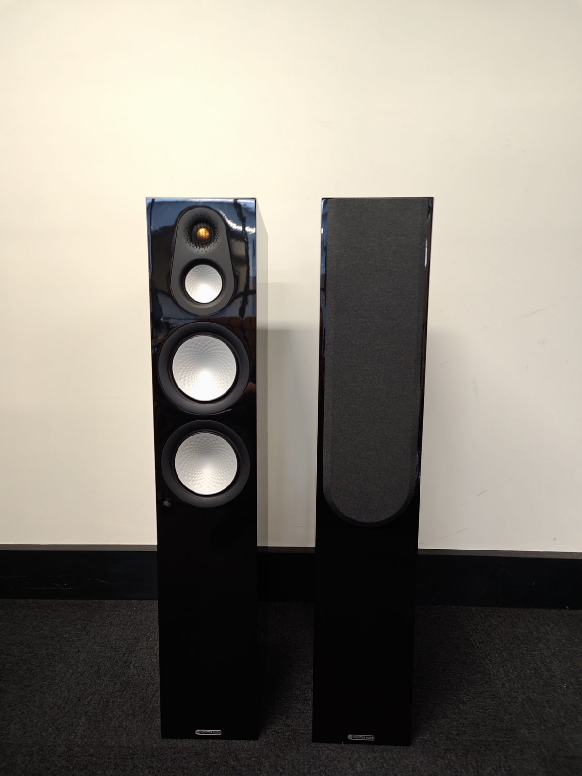 Monitor Audio Monitor Audio Silver 300 7G Floorstanding Speakers - High Gloss Black - Ex Demo Floor Standing Speakers