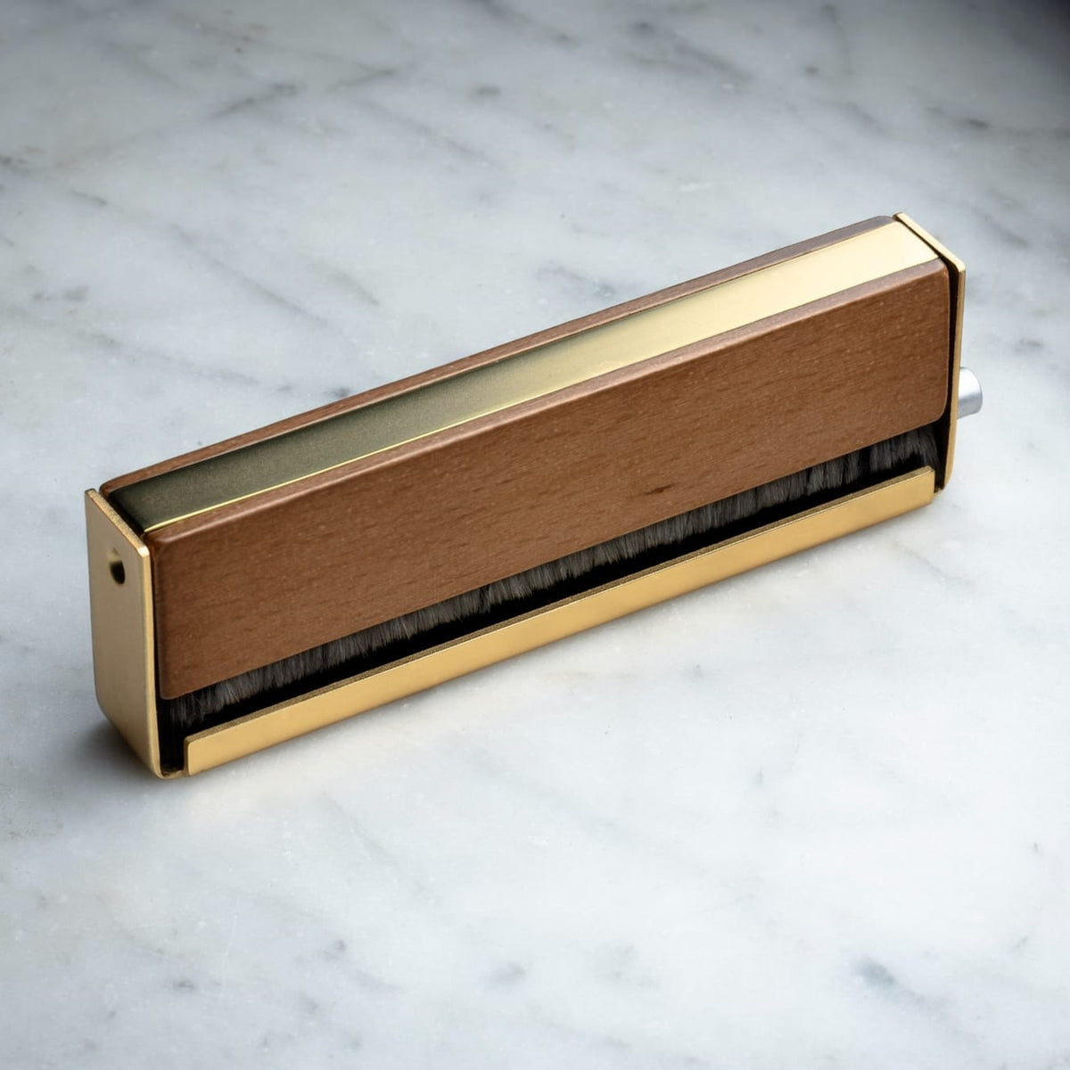 Pro-Ject Pro-Ject Brush It Premium Anti-Static Carbon Fibre Record Brush with Ground Wire Turntable Accessories