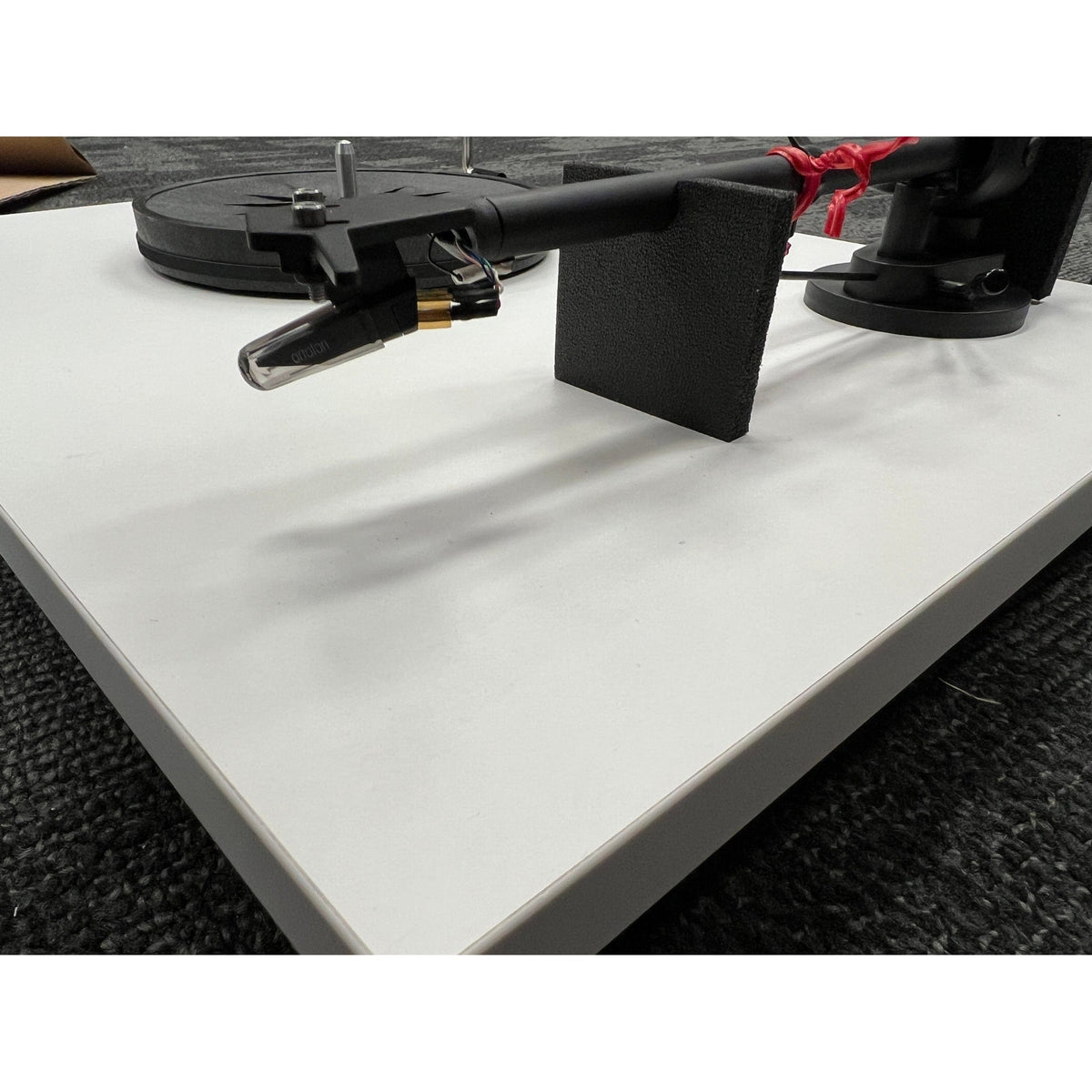 Pro-Ject Pro-Ject E1 BT Turntable with Ortofon OM 5E Cartridge - Open Box Turntables