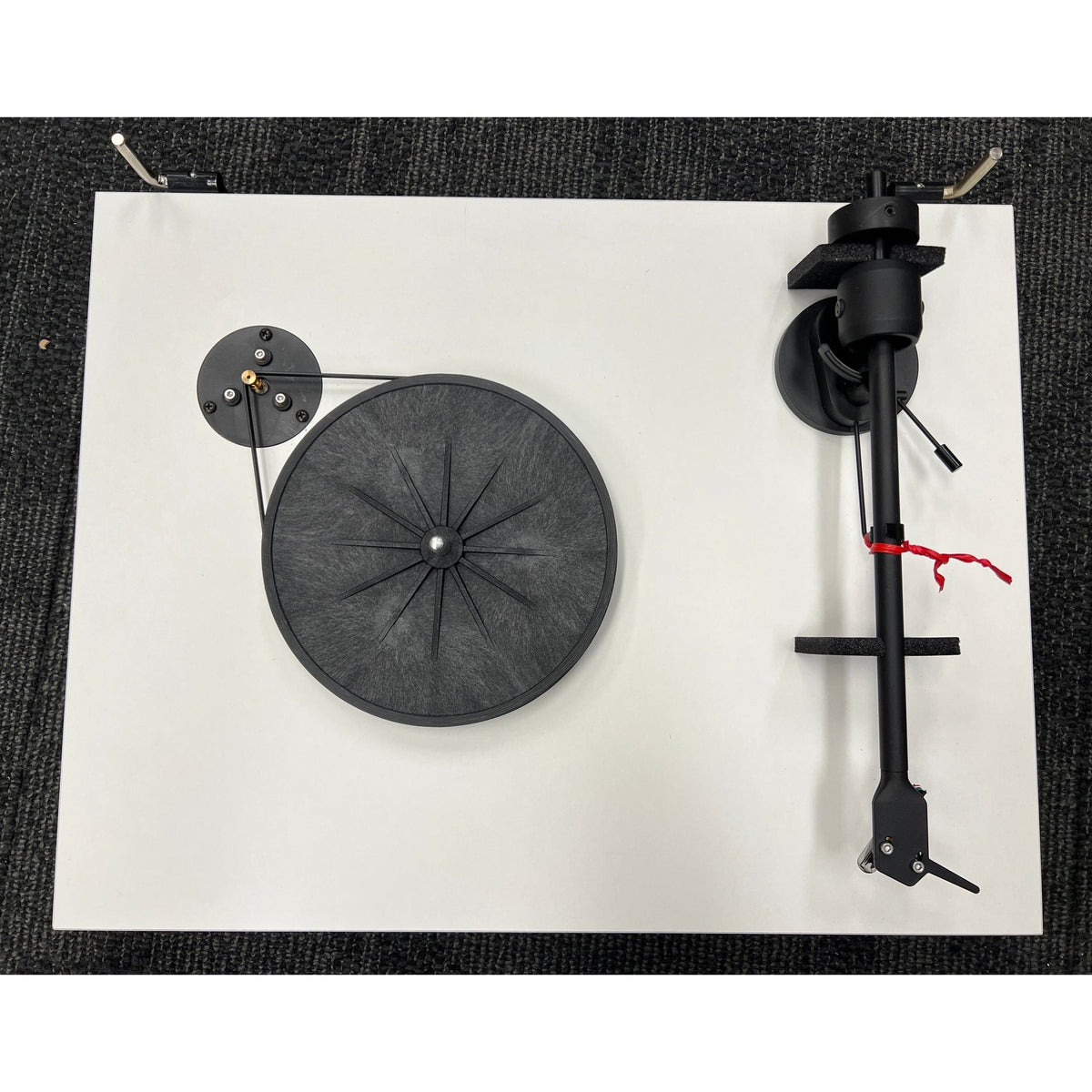 Pro-Ject Pro-Ject E1 BT Turntable with Ortofon OM 5E Cartridge - Open Box Turntables