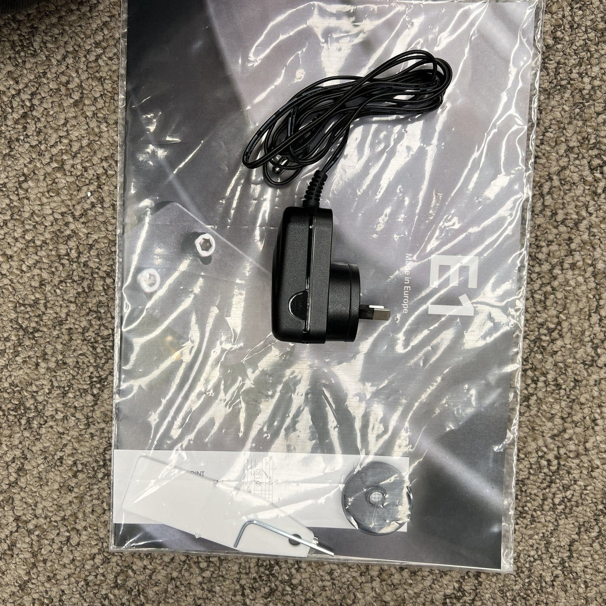 Pro-Ject Pro-Ject E1 Turntable with Ortofon OM 5E Cartridge - Open Box Turntables