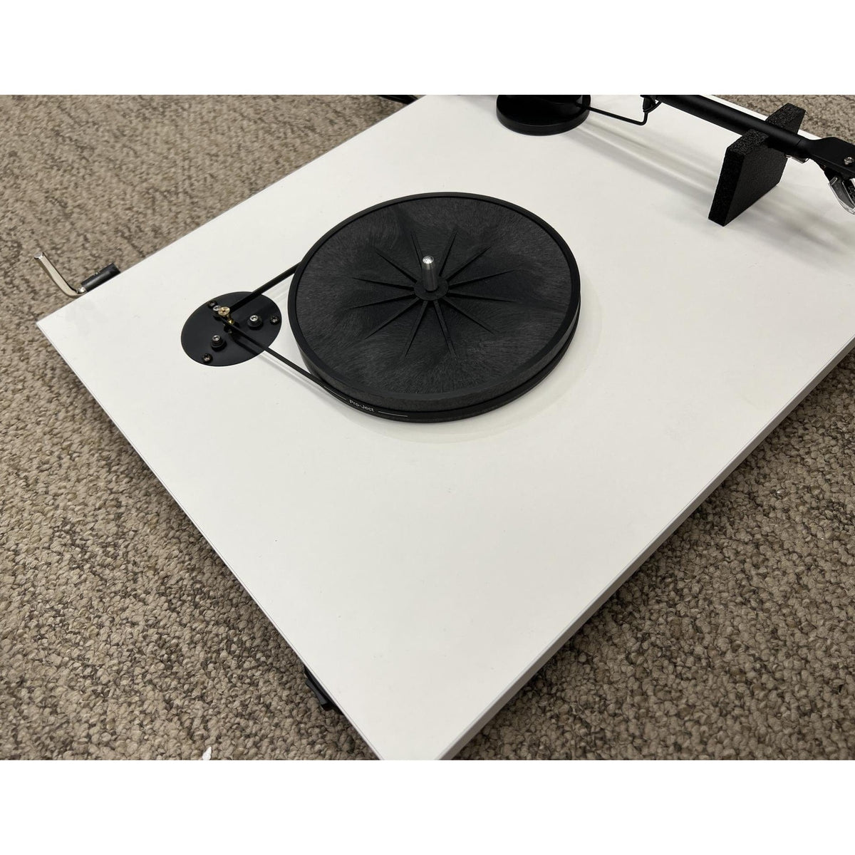 Pro-Ject Pro-Ject E1 Turntable with Ortofon OM 5E Cartridge - Open Box Turntables