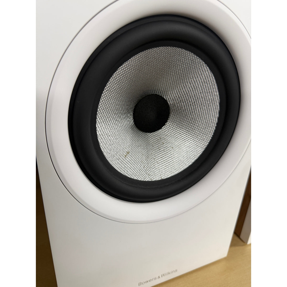 Bowers & Wilkins Bowers & Wilkins 606 S2 Anniversary Edition Speakers - Oak - Pre-Owned Bookshelf Speakers