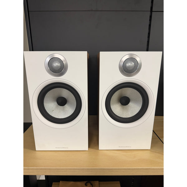 Bowers & Wilkins Bowers & Wilkins 606 S2 Anniversary Edition Speakers - Oak - Pre-Owned Bookshelf Speakers