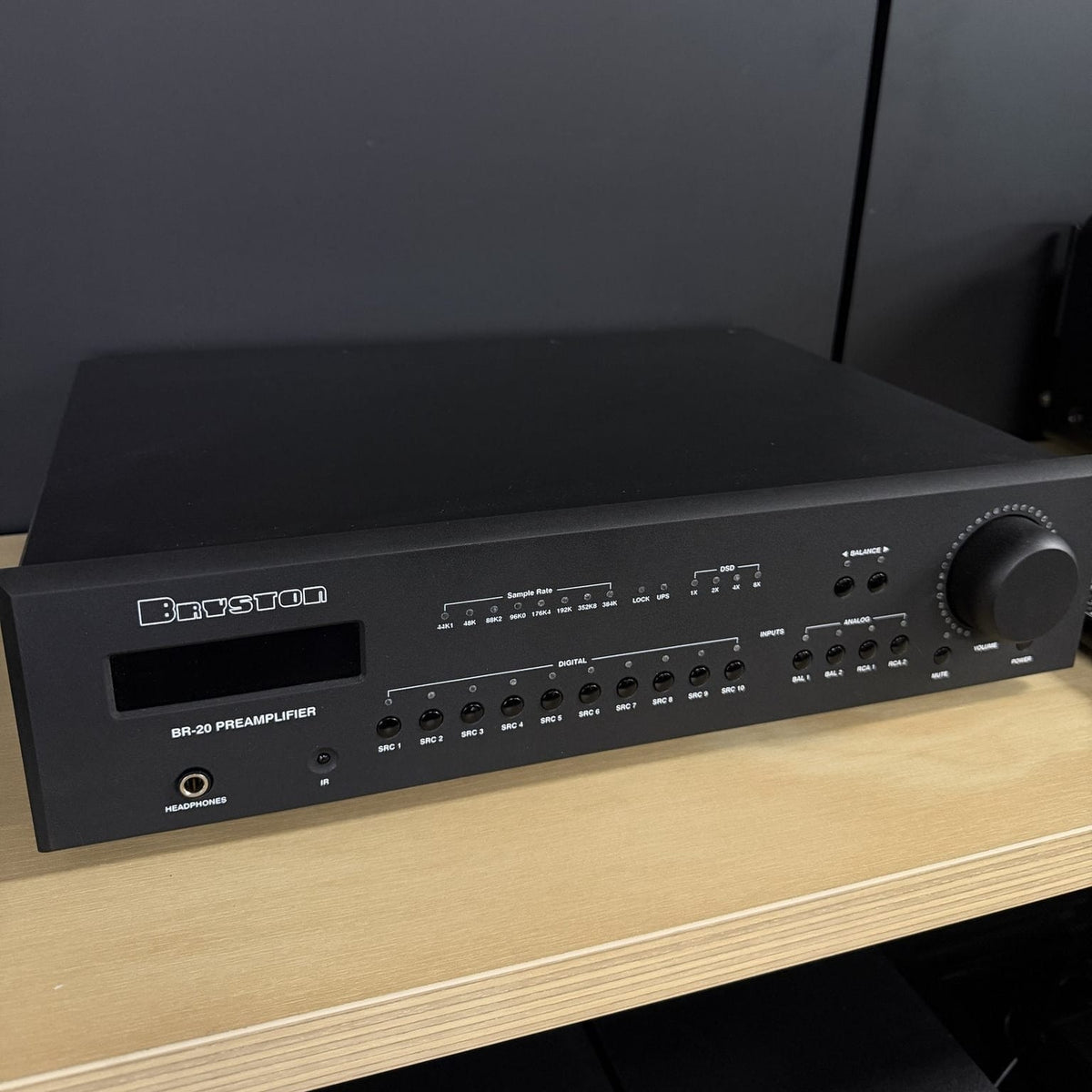 Bryston Bryston BR-20 Streaming DAC & Preamplifier - Black - Ex Demo Pre-Amplifiers