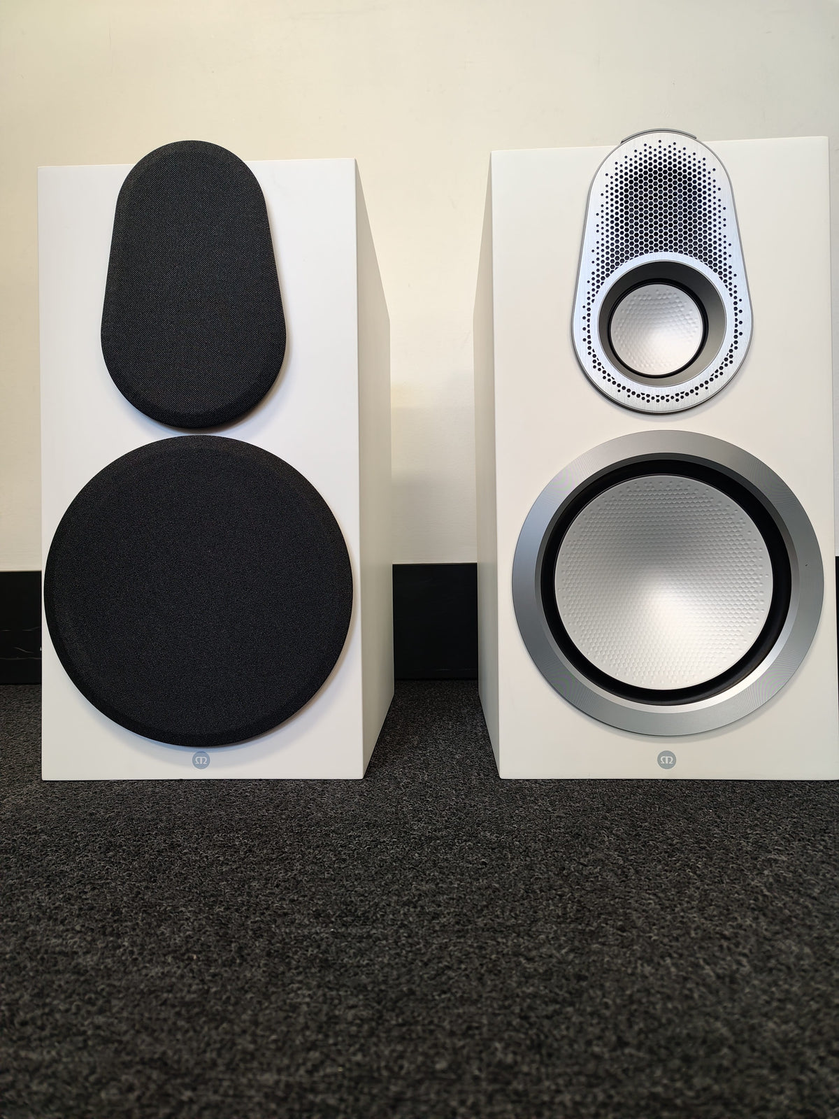Monitor Audio Monitor Audio Gold 100 6G Standmount Speakers - Satin White - Ex Demo Bookshelf Speakers