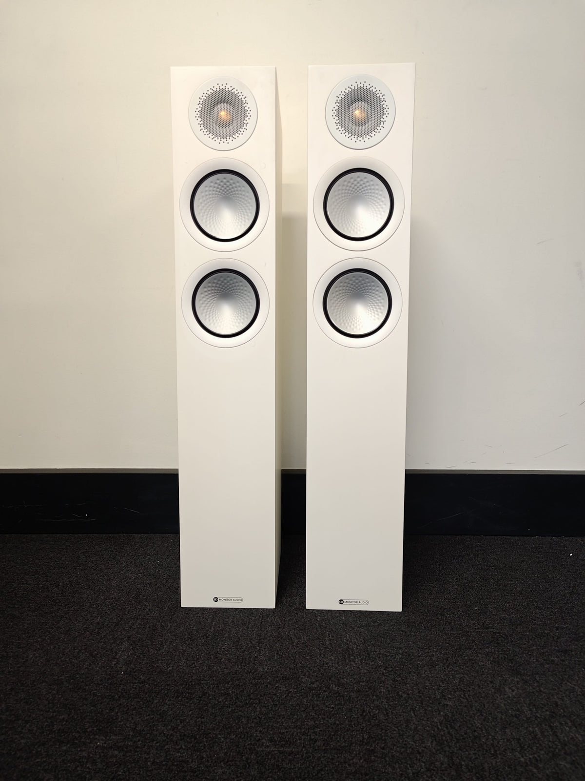 Monitor Audio Monitor Audio Silver 200 7G Floorstanding Speakers - Satin White - Ex Demo Floor Standing Speakers