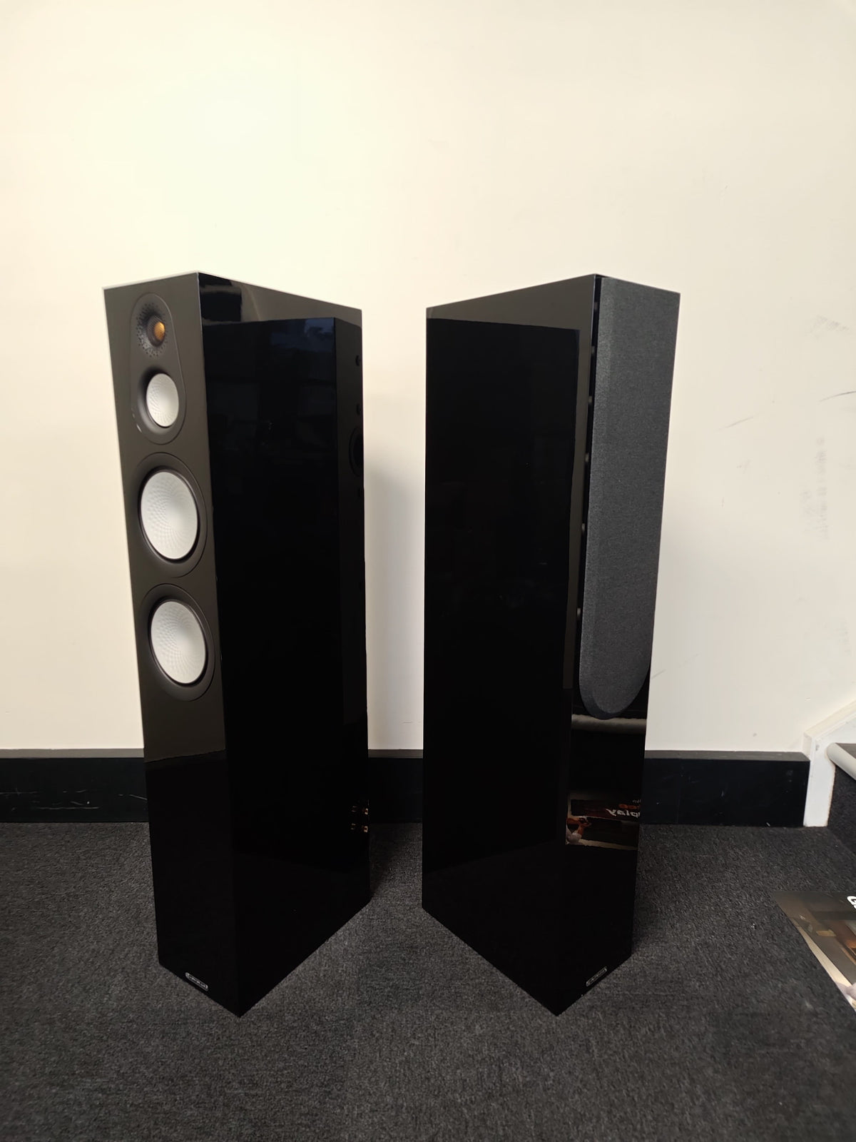 Monitor Audio Monitor Audio Silver 300 7G Floorstanding Speakers - High Gloss Black - Ex Demo Floor Standing Speakers