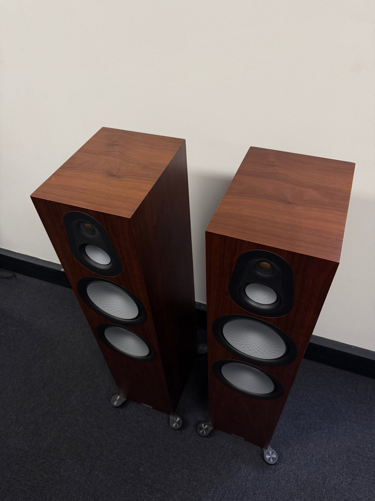 Monitor Audio Monitor Audio Silver 500 7G Floorstanding Speakers - Natural Walnut - Ex Demo Floor Standing Speakers