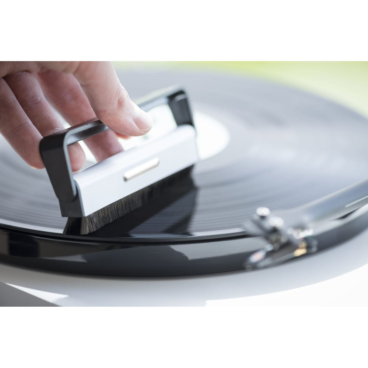Pro-Ject Pro-Ject Brush It Carbon Fibre Record Cleaning Brush Turntable Accessories