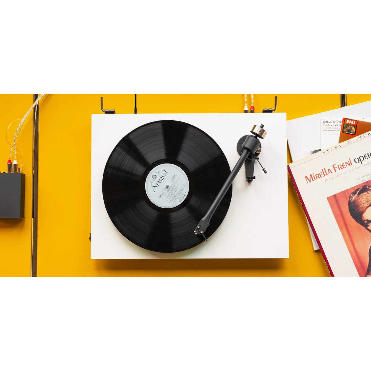 Pro-Ject Pro-Ject T2 Turntable with Ortofon 2M Red Cartridge Turntables
