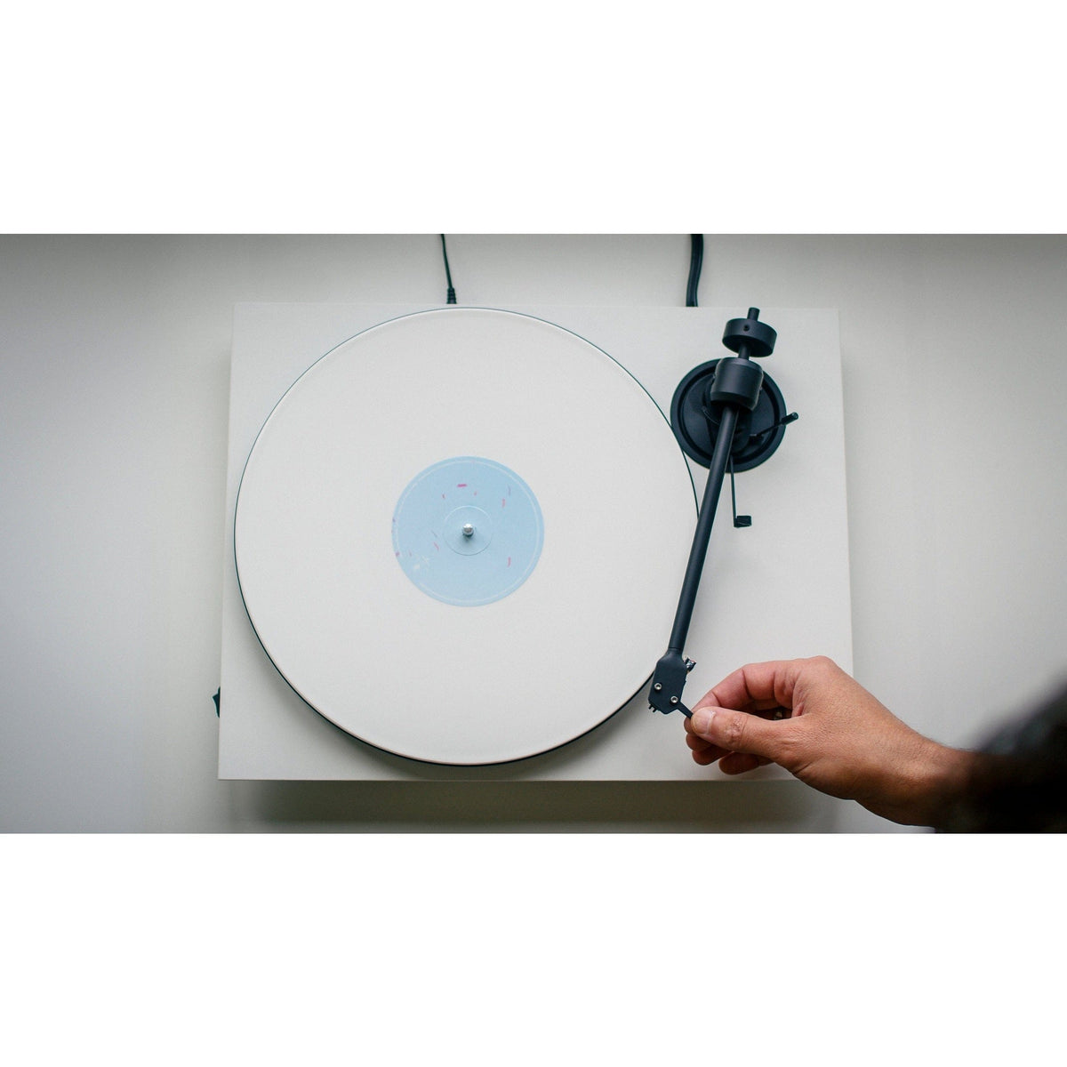 Pro-Ject Pro-Ject E1 Turntable with Pick It MM E Cartridge Turntables