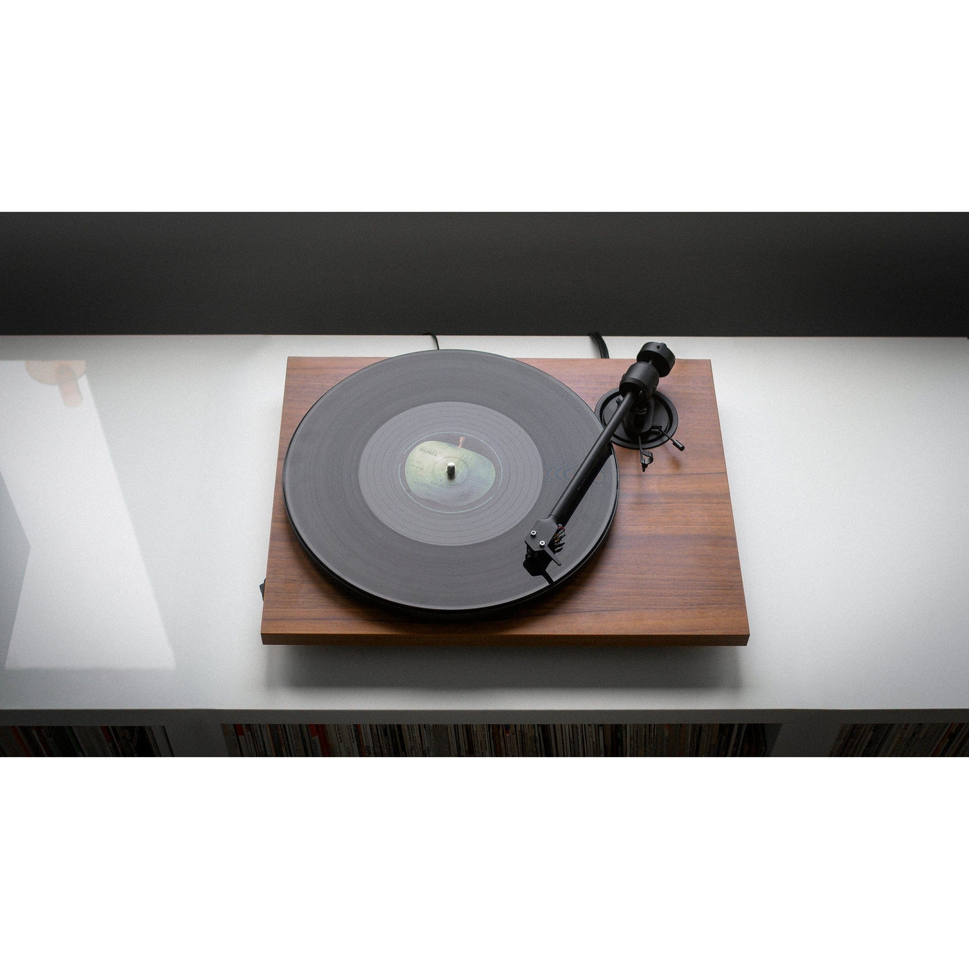 Pro-Ject Pro-Ject E1 Turntable with Pick It MM E Cartridge Turntables