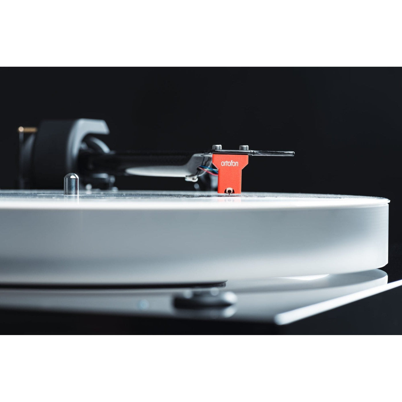 Pro-Ject Pro-Ject X2 B Turntable with Quintet Red Turntables