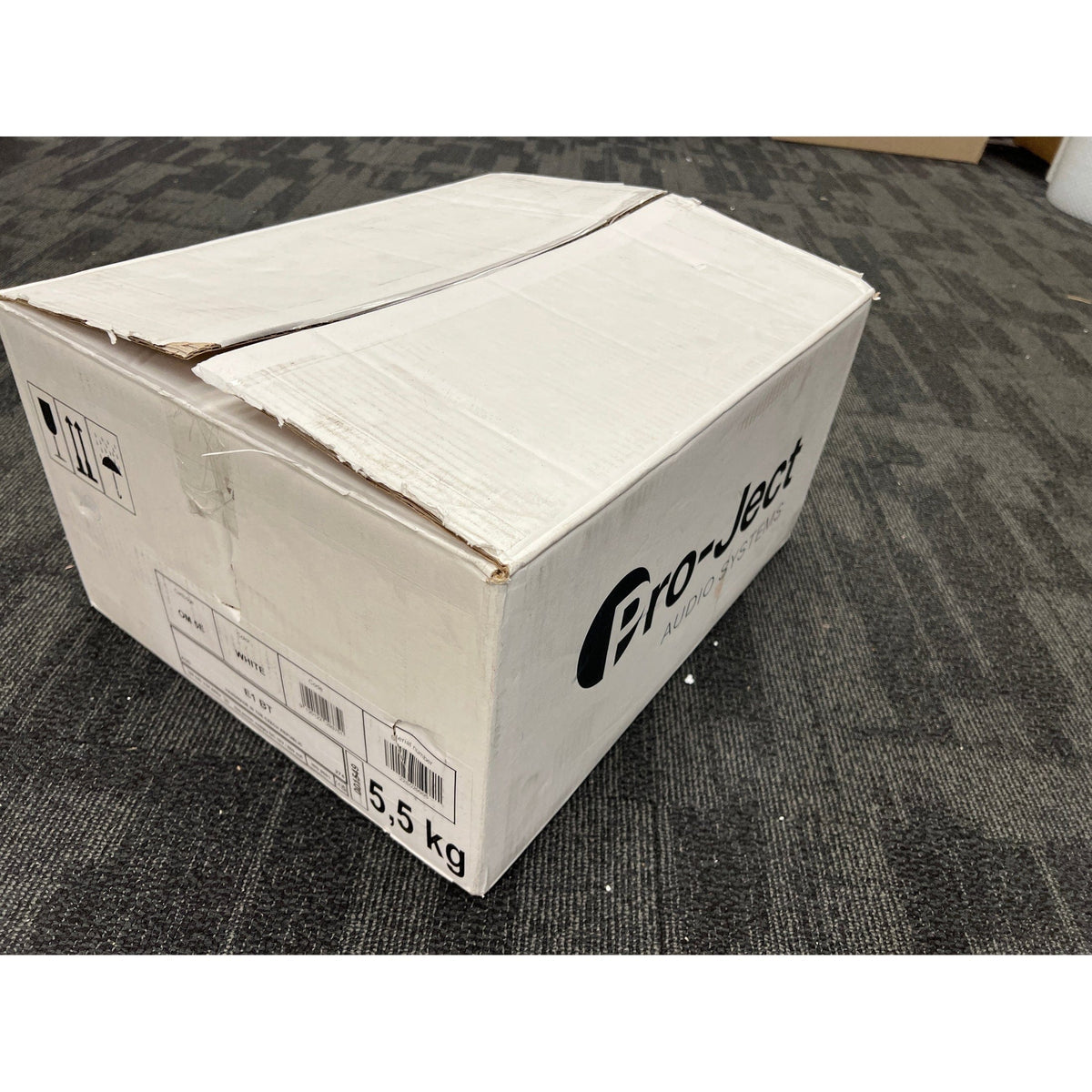 Pro-Ject Pro-Ject E1 BT Turntable with Ortofon OM 5E Cartridge - Open Box Turntables