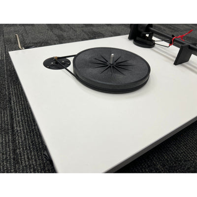 Pro-Ject Pro-Ject E1 BT Turntable with Ortofon OM 5E Cartridge - Open Box Turntables