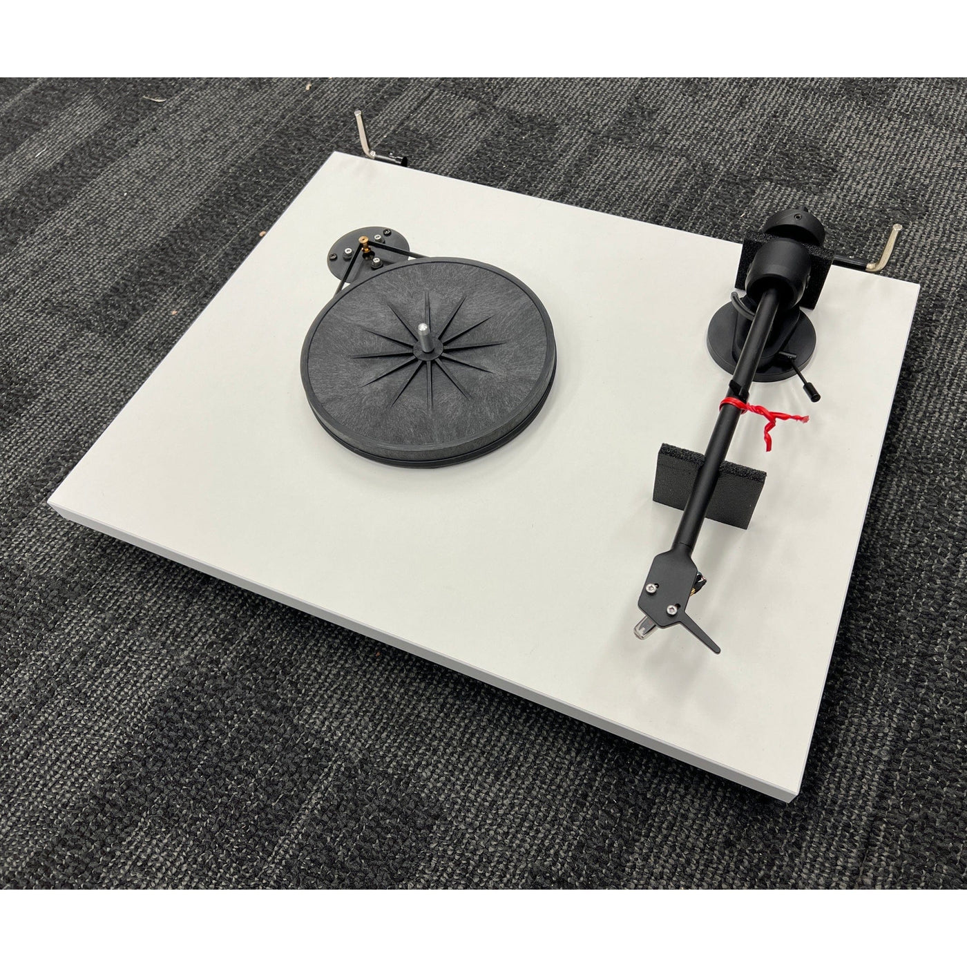 Pro-Ject Pro-Ject E1 BT Turntable with Ortofon OM 5E Cartridge - Open Box Turntables