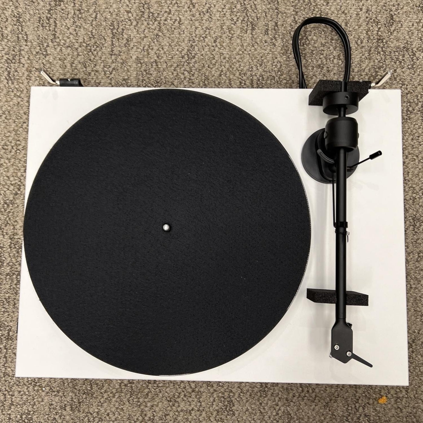 Pro-Ject Pro-Ject E1 Turntable with Ortofon OM 5E Cartridge  - Open Box Turntables