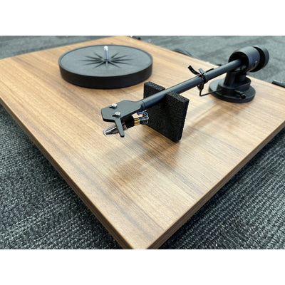 Pro-Ject Pro-Ject E1 Turntable with Ortofon OM 5E Cartridge Walnut - Open Box Turntables