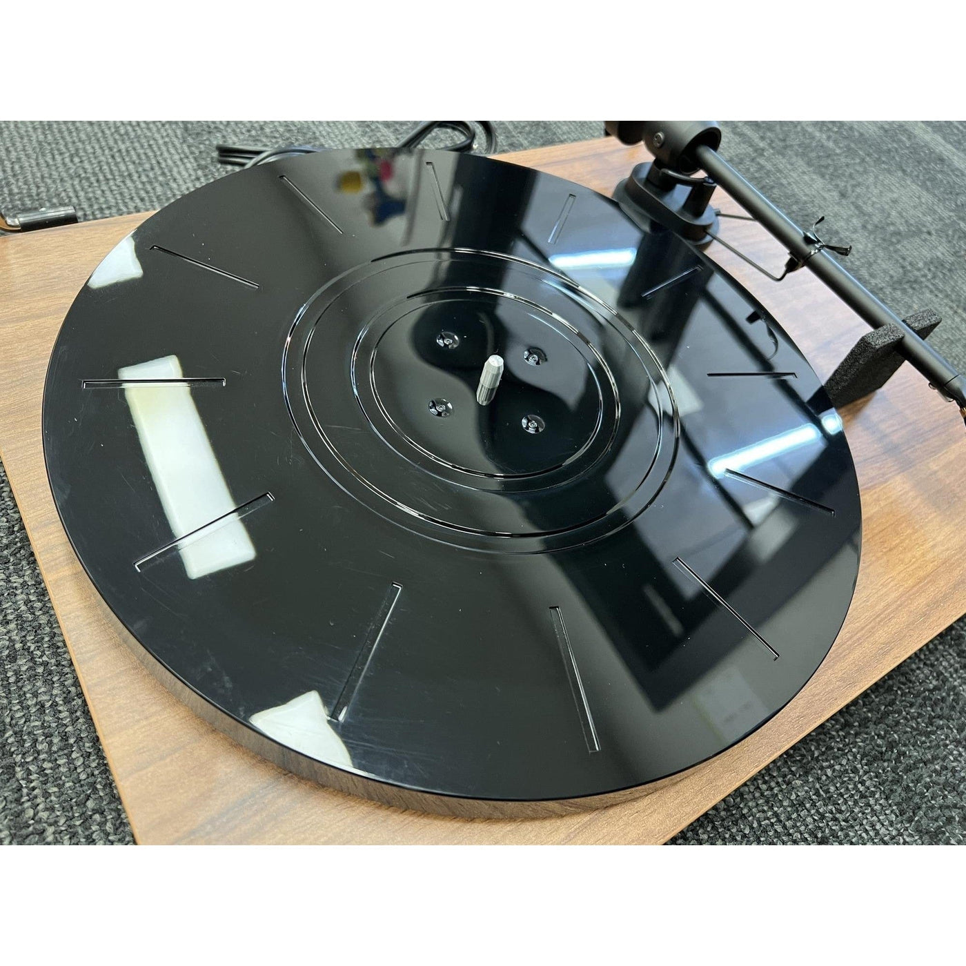 Pro-Ject Pro-Ject E1 Turntable with Ortofon OM 5E Cartridge Walnut - Open Box Turntables