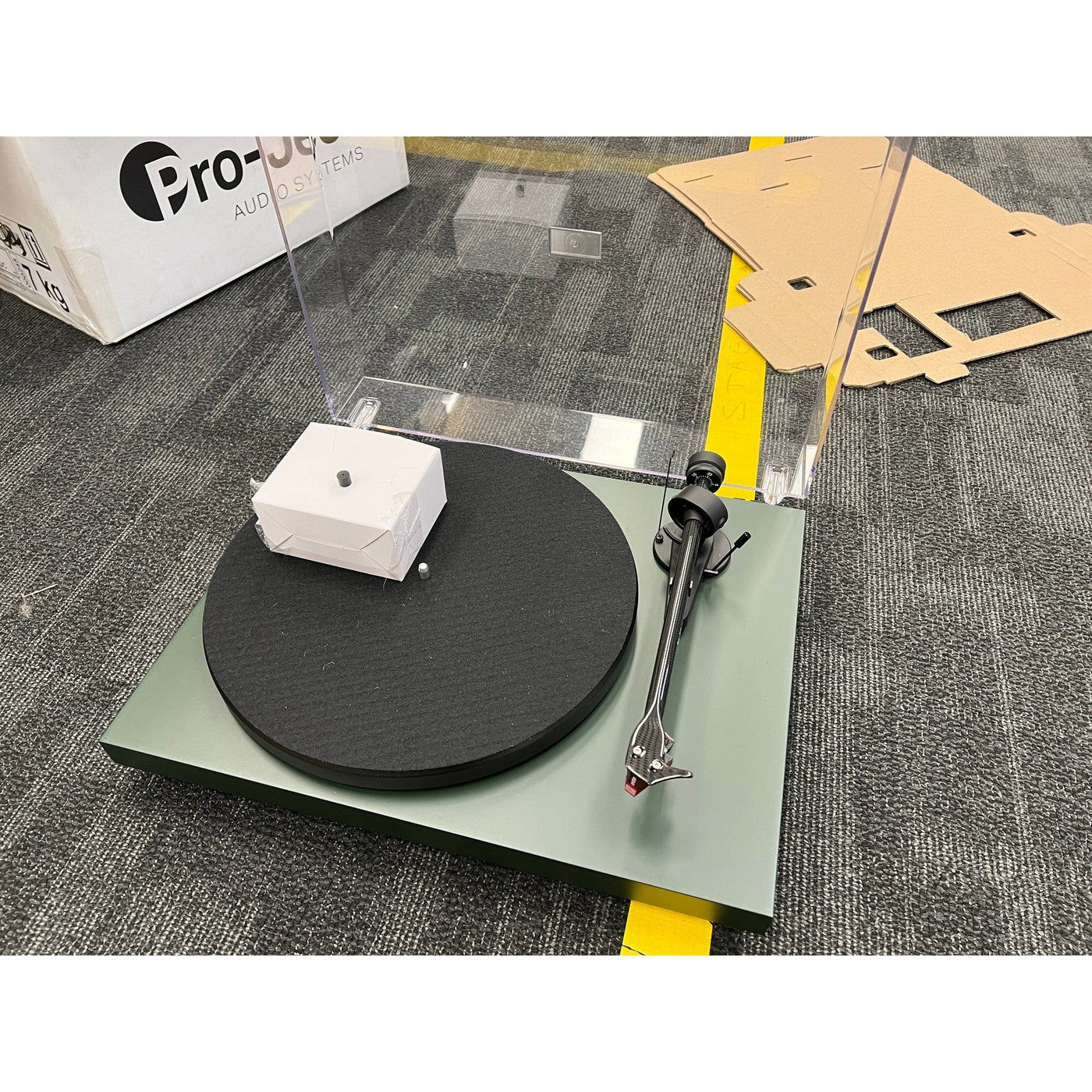 Pro-Ject Pro-Ject Debut Carbon Evo Turntable with Ortofon 2M Red Cartridge Satin Green - Ex-Demo Turntables