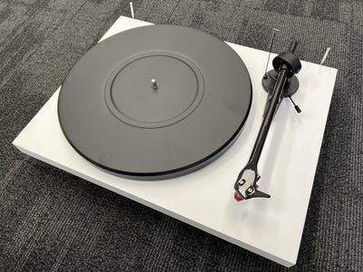 Pro-Ject Pro-Ject Debut Carbon Evo Turntable with Ortofon 2M Red Cartridge Satin White - Refurbished Turntables