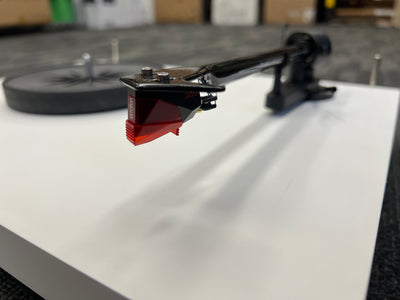 Pro-Ject Pro-Ject Debut Carbon Evo Turntable with Ortofon 2M Red Cartridge Satin White - Refurbished Turntables