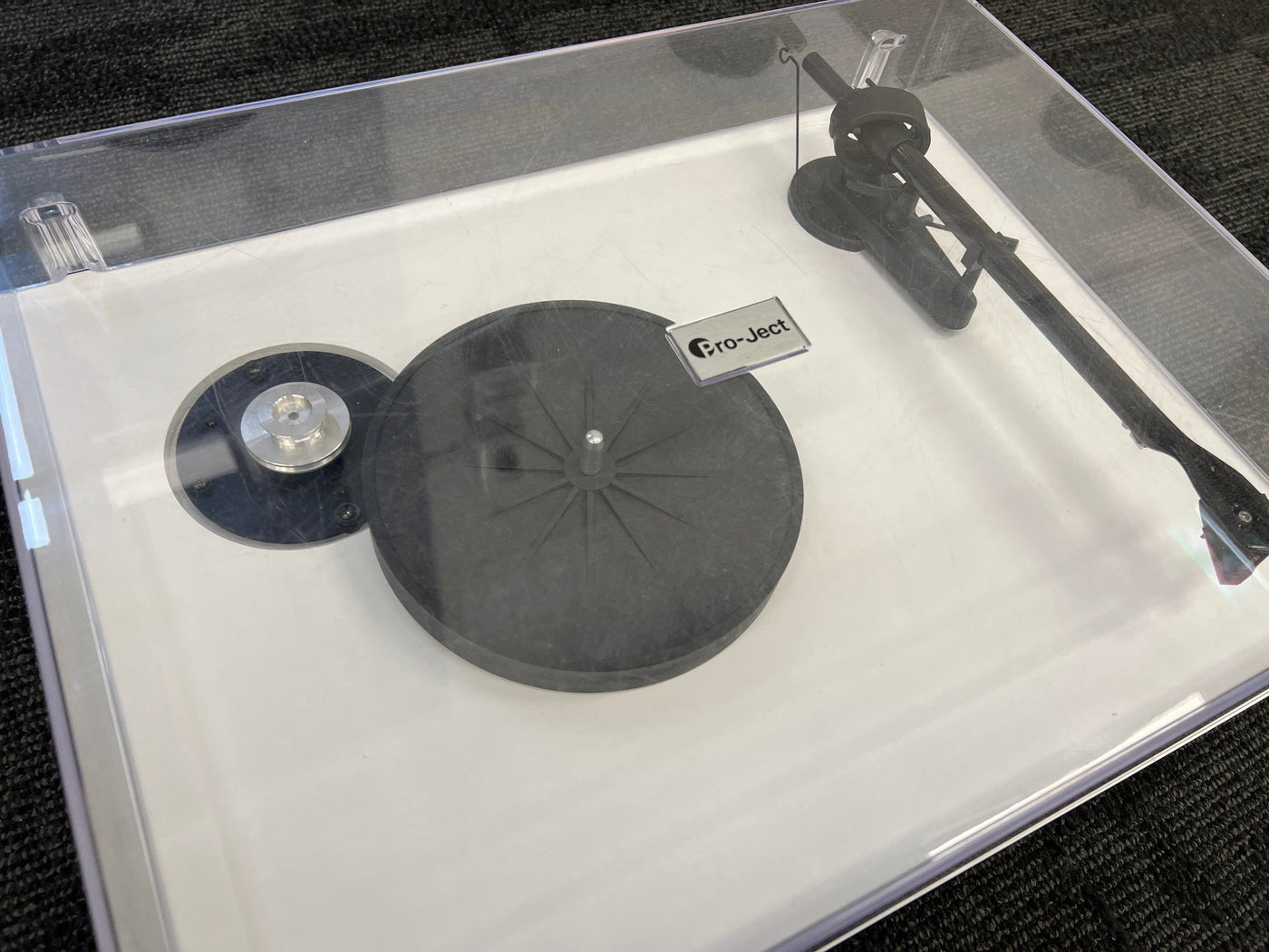 Pro-Ject Pro-Ject Debut Carbon Evo Turntable with Ortofon 2M Red Cartridge Satin White - Refurbished Turntables