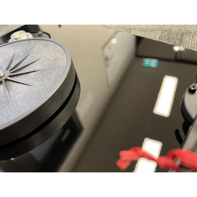 Pro-Ject Pro-Ject Debut Carbon Evo Turntable with Ortofon 2M Red Cartridge - Open Box Turntables