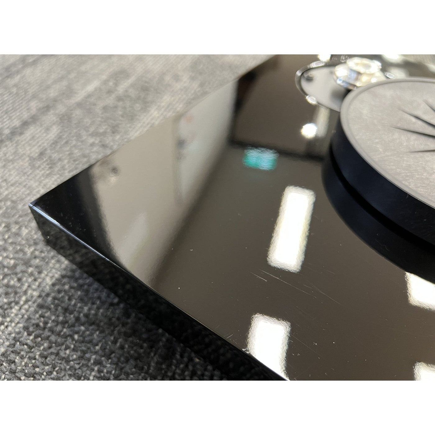 Pro-Ject Pro-Ject Debut Carbon Evo Turntable with Ortofon 2M Red Cartridge - Open Box Turntables