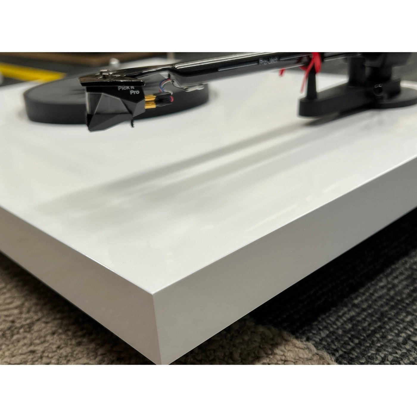Pro-Ject Pro-Ject Debut EVO 2 Turntable with Pick It MM Cartridge - Open Box Turntables