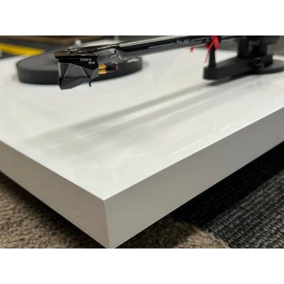 Pro-Ject Pro-Ject Debut EVO 2 Turntable with Pick It MM Cartridge - Open Box Turntables