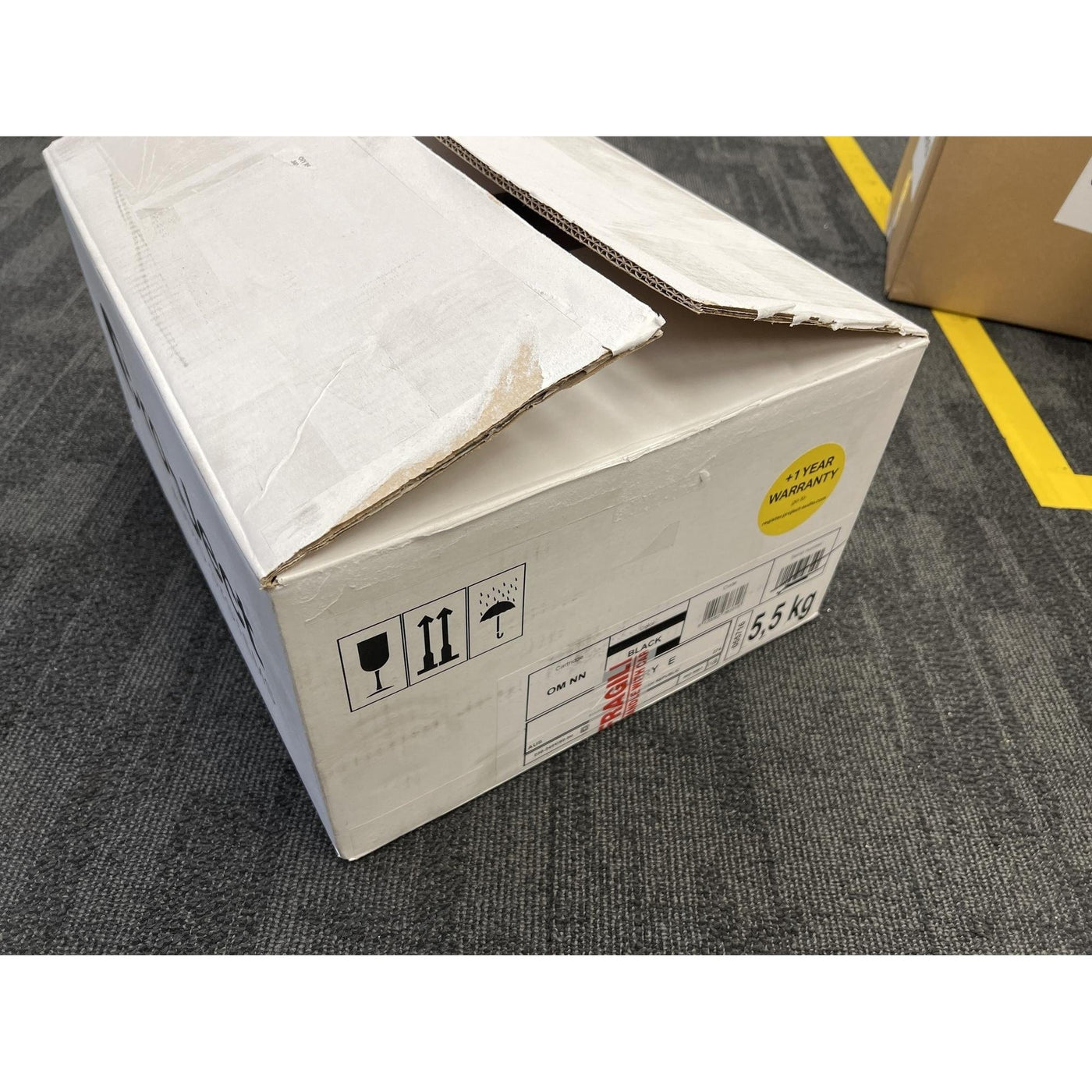 Pro-Ject Pro-Ject Primary E Turntable with OM Cartridge  - Open Box Turntables