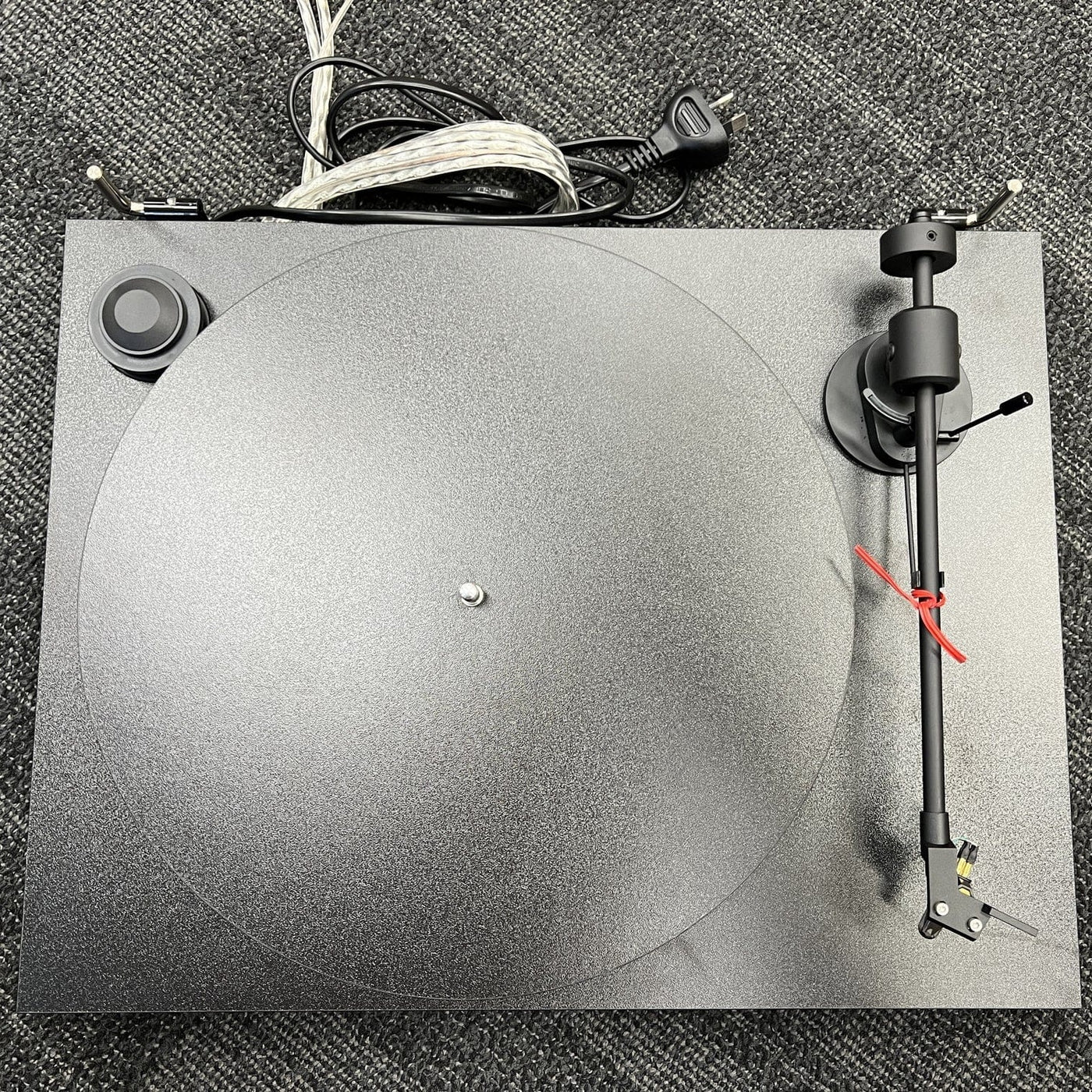 Pro-Ject Pro-Ject Primary E Turntable with OM Cartridge  - Open Box Turntables