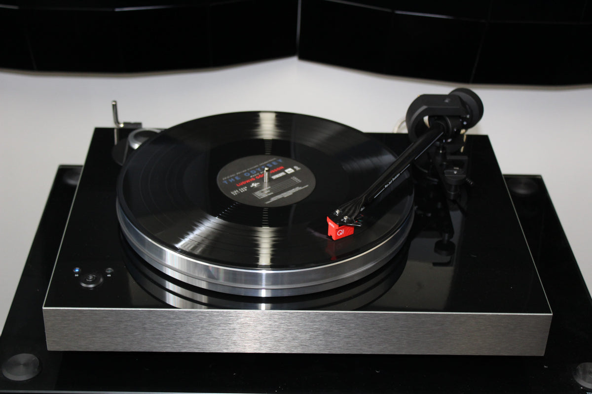 Pro-Ject Pro-Ject X8 Evolution Turntable with Ortofon Quintet Red - Metallic Black SE - Ex Demo Turntables