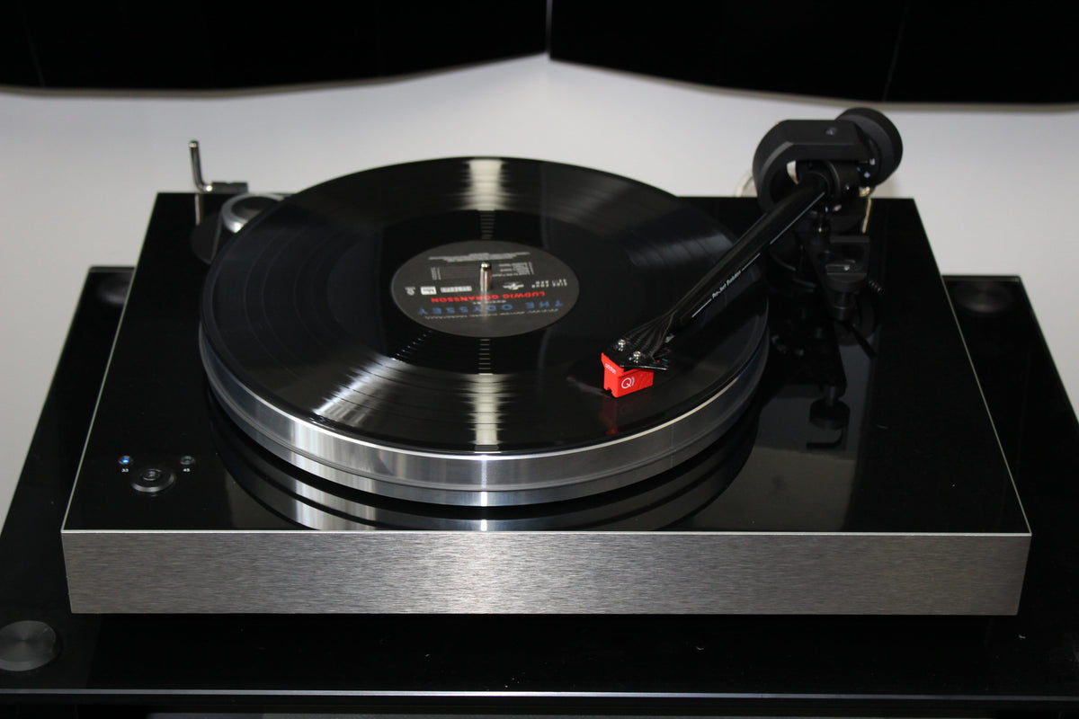 Pro-Ject Pro-Ject X8 Evolution Turntable with Ortofon Quintet Red - Metallic Black SE - Ex Demo Turntables