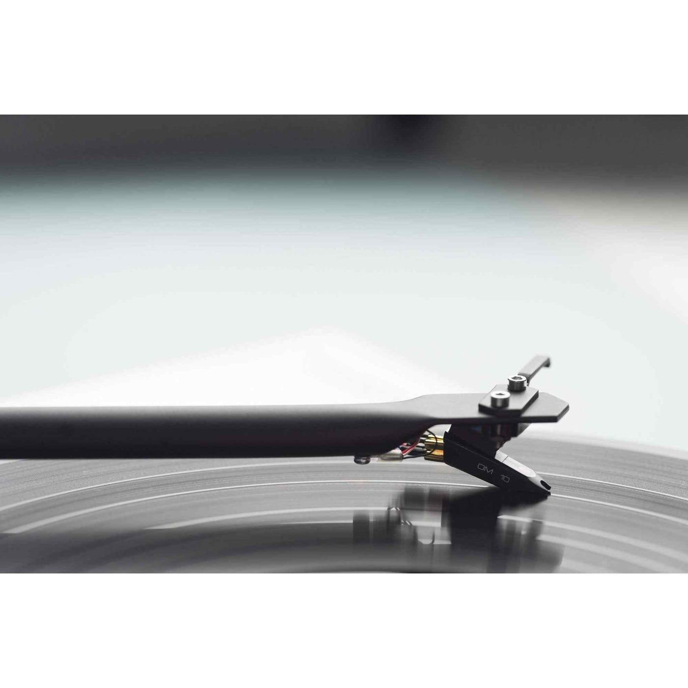 Pro-Ject Pro-Ject Essential III Turntable with Ortofon OM10 Cartridge Turntables